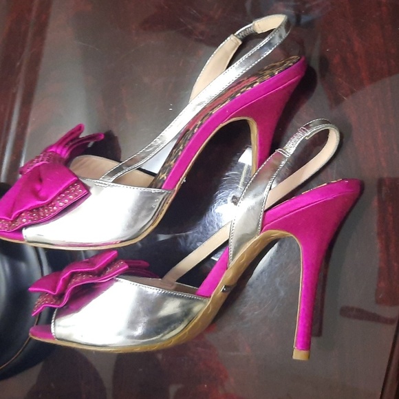 Betsey Johnson Fuchsia and Silver Heels with Bow - Picture 6 of 8